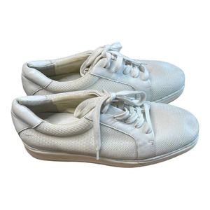 NWOT Sarto White Sneaker Size US 7.5